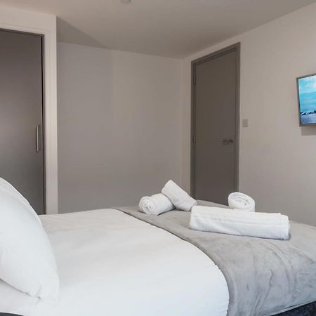 Modern 1 Bed Apartment In Liverpool Centre Экстерьер фото