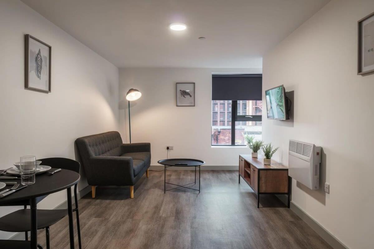 Modern 1 Bed Apartment In Liverpool Centre Экстерьер фото